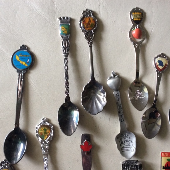 Decorative Spoons Lot of 25 - Picture 5 of 6